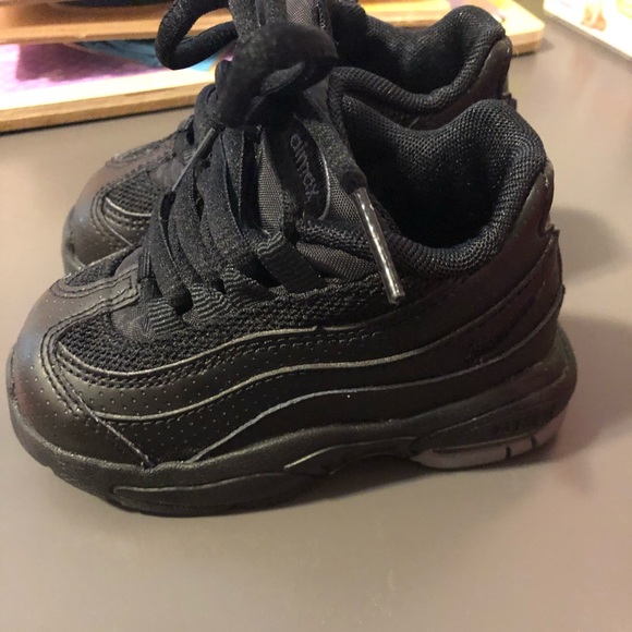 infant nike 95s